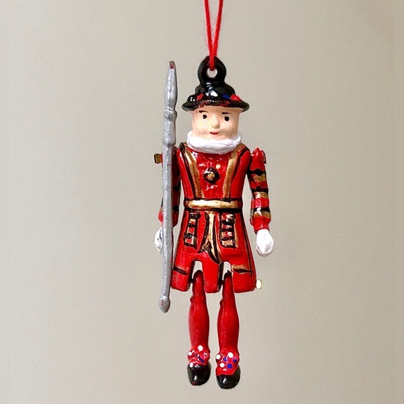Vintage Discontinued Dept. 56 Tiny Trimmings  Pewter British Beefeater Ornament - Picture 2 of 14